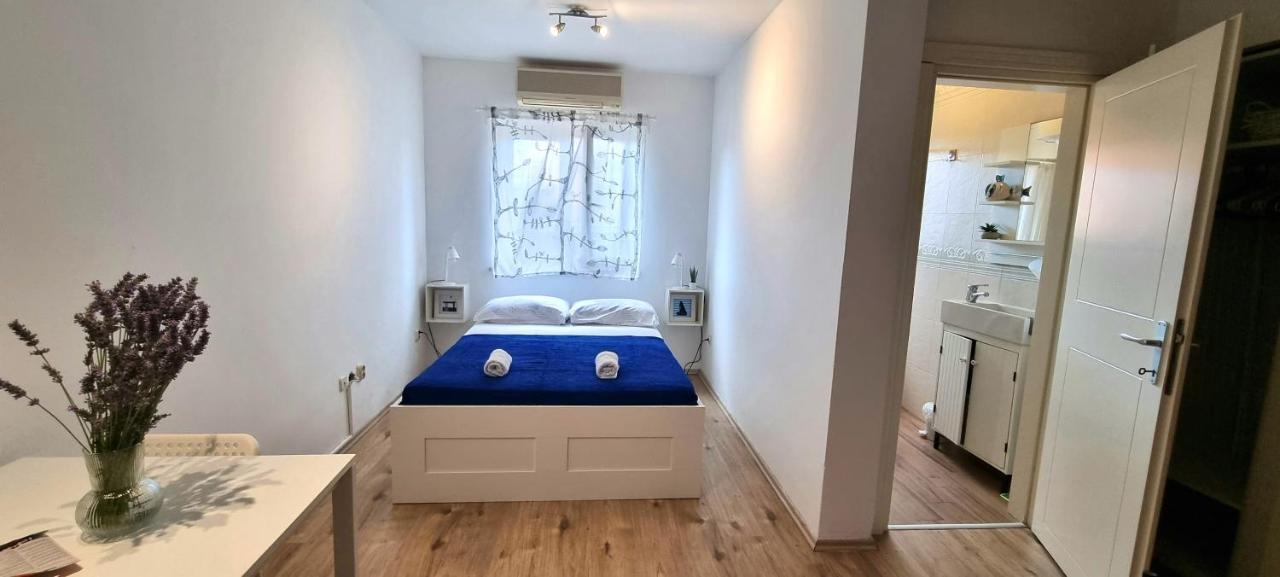 Appartamento Tiny Studio Big Living Rovigno Esterno foto
